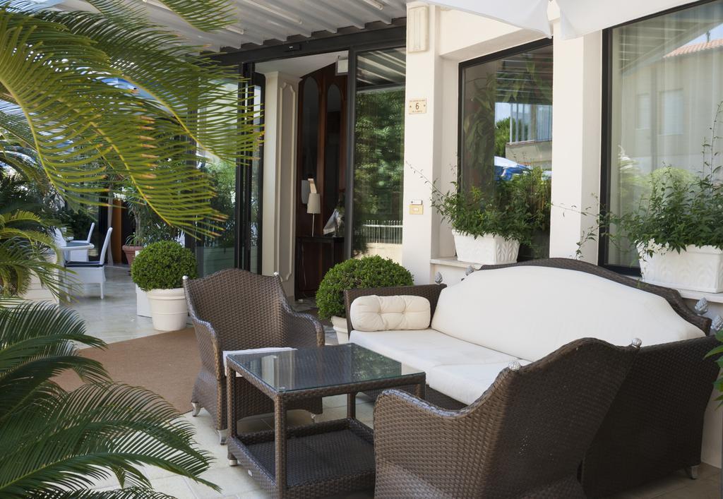 Hotel Plaza Esplanade Lido di Jesolo Bagian luar foto