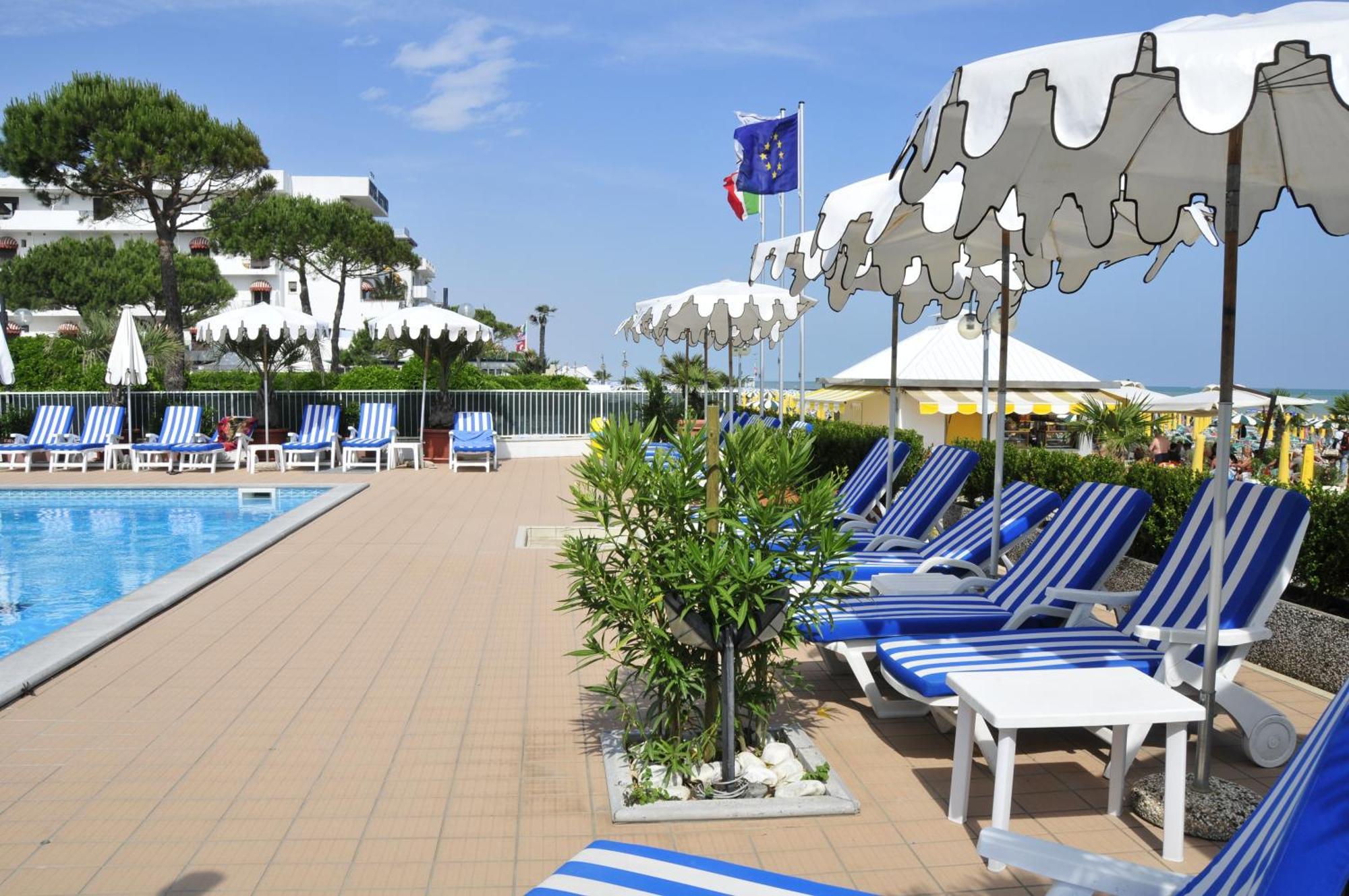 Hotel Plaza Esplanade Lido di Jesolo Bagian luar foto