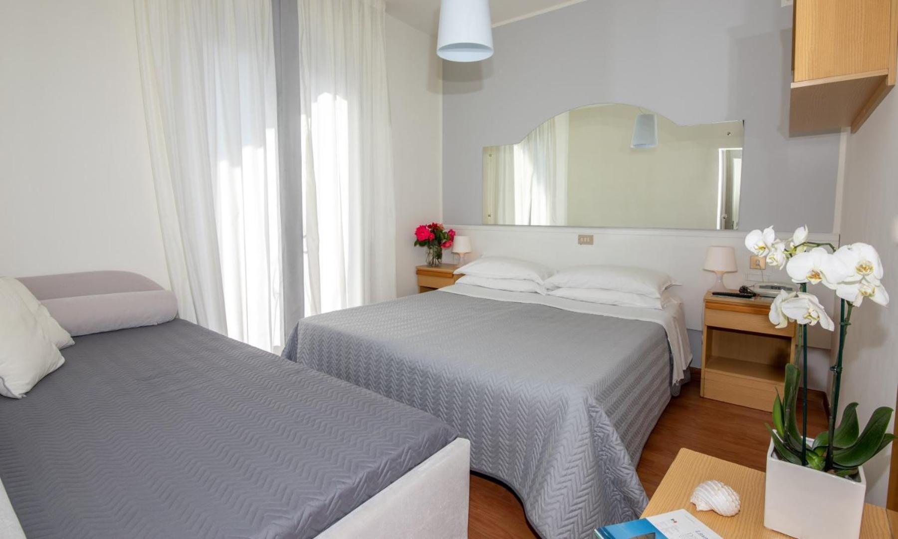 Hotel Plaza Esplanade Lido di Jesolo Bagian luar foto
