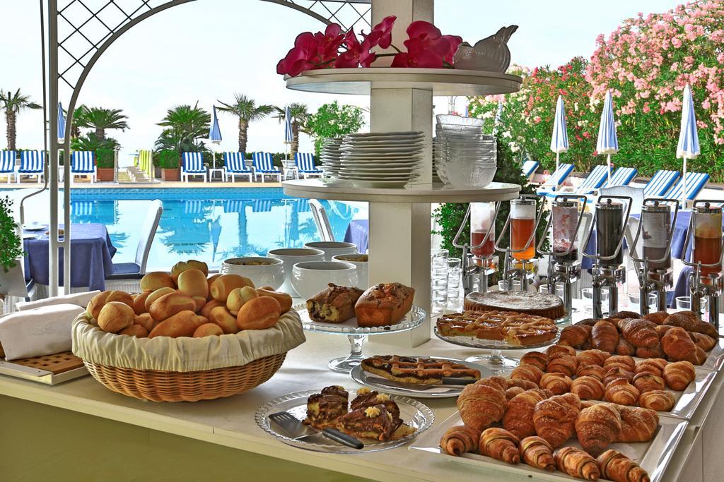 Hotel Plaza Esplanade Lido di Jesolo Bagian luar foto