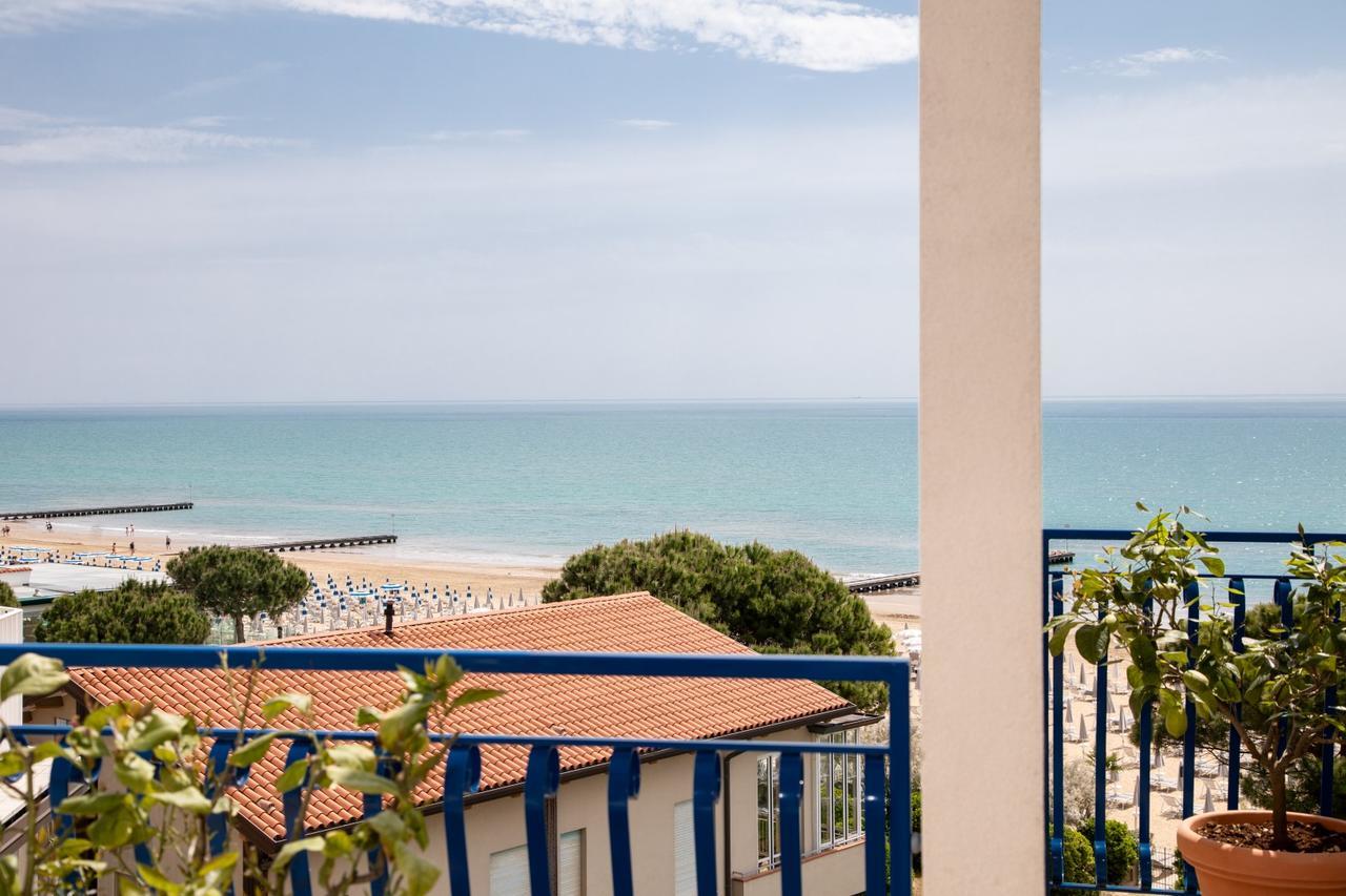Hotel Plaza Esplanade Lido di Jesolo Bagian luar foto