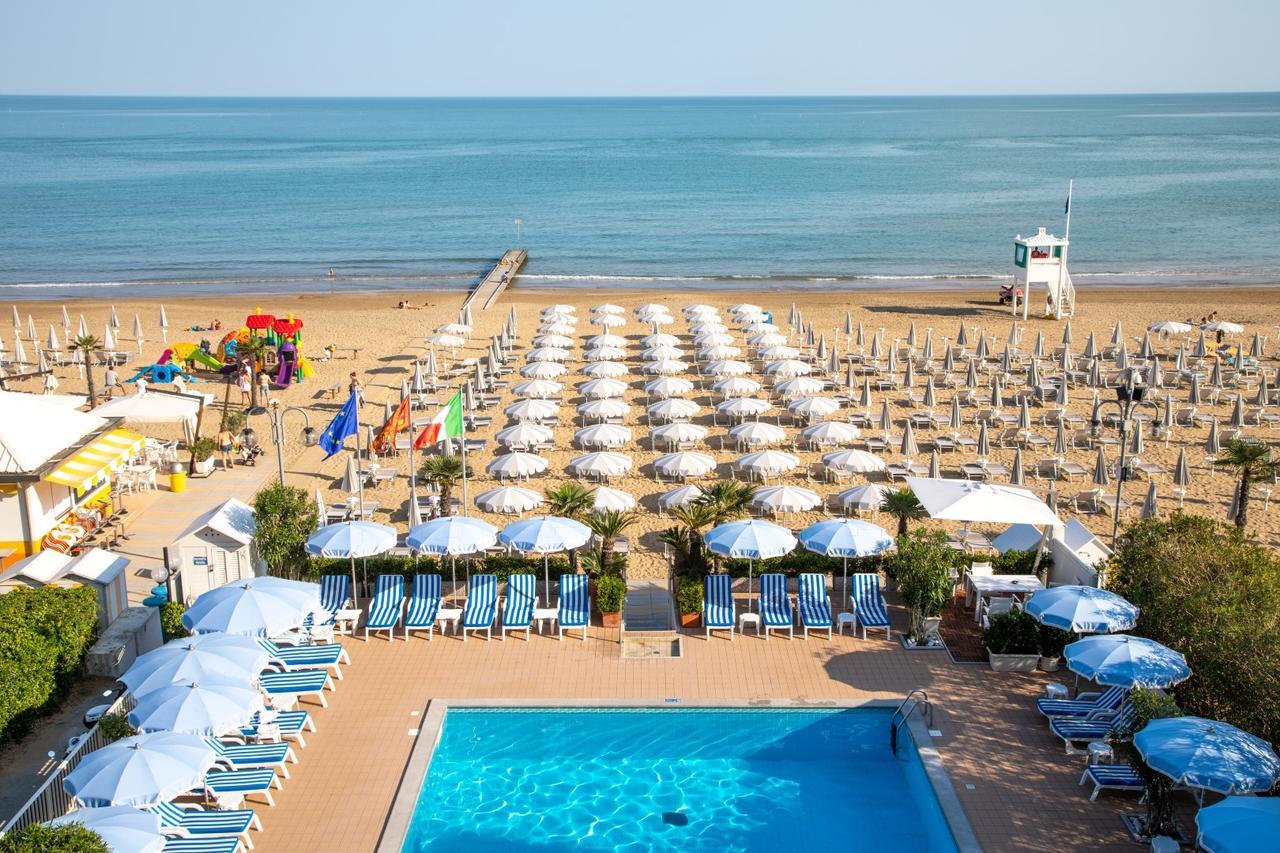 Hotel Plaza Esplanade Lido di Jesolo Bagian luar foto