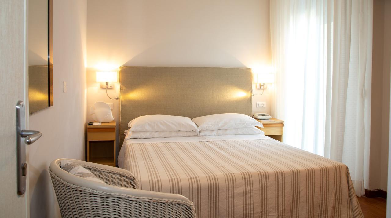 Hotel Plaza Esplanade Lido di Jesolo Bagian luar foto