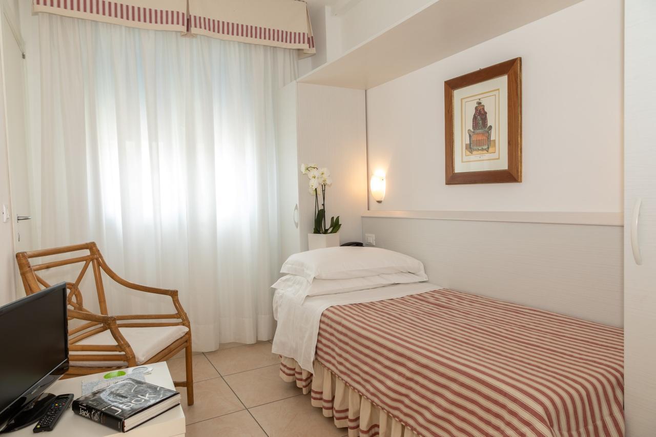 Hotel Plaza Esplanade Lido di Jesolo Bagian luar foto