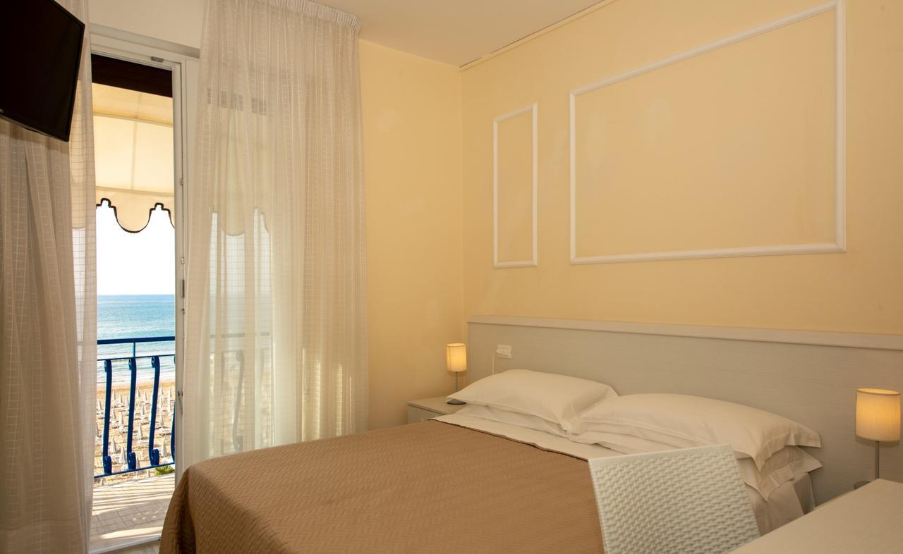 Hotel Plaza Esplanade Lido di Jesolo Bagian luar foto