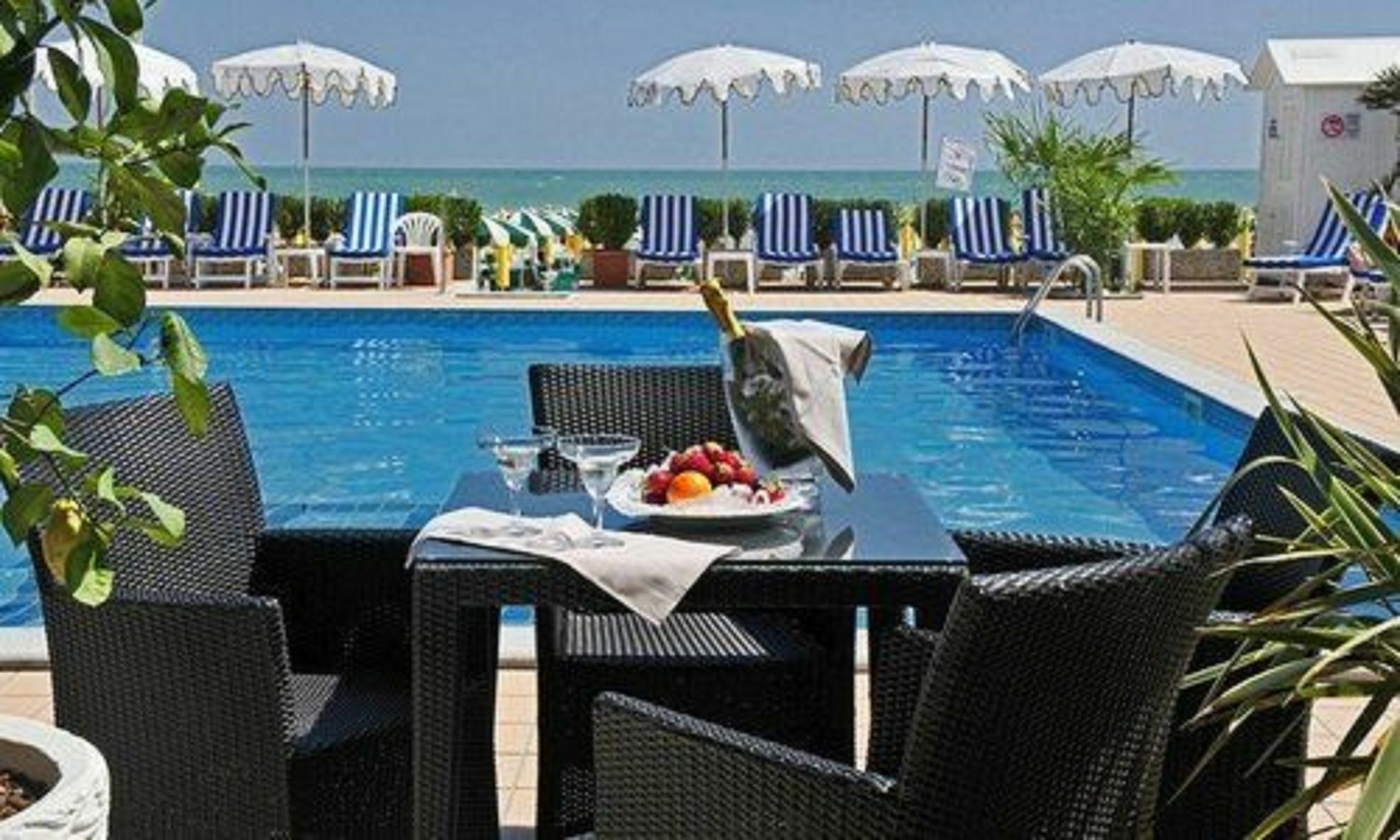 Hotel Plaza Esplanade Lido di Jesolo Bagian luar foto